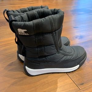 Kids Sorel Whitney Puffy Mid Winter Boot size 10